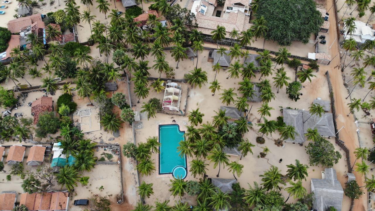 Cocodance Kitesurfing Resort Kalpitiya Exterior photo
