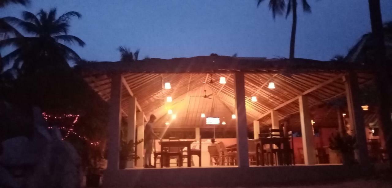 Cocodance Kitesurfing Resort Kalpitiya Exterior photo